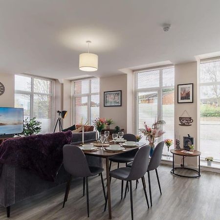 2 Bedroom Modern Apartment In Manchester Buitenkant foto