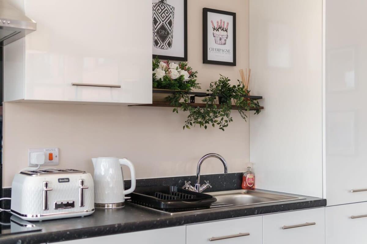 2 Bedroom Modern Apartment In Manchester Buitenkant foto