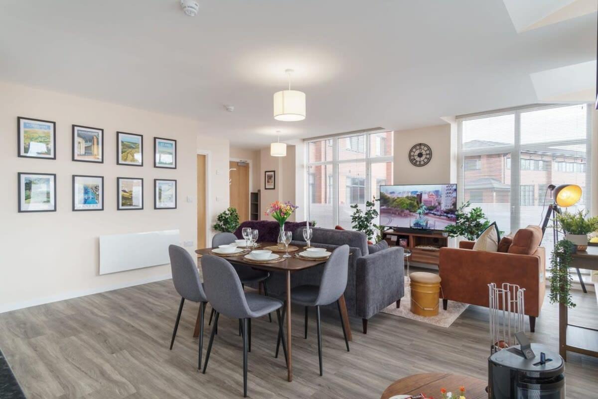 2 Bedroom Modern Apartment In Manchester Buitenkant foto