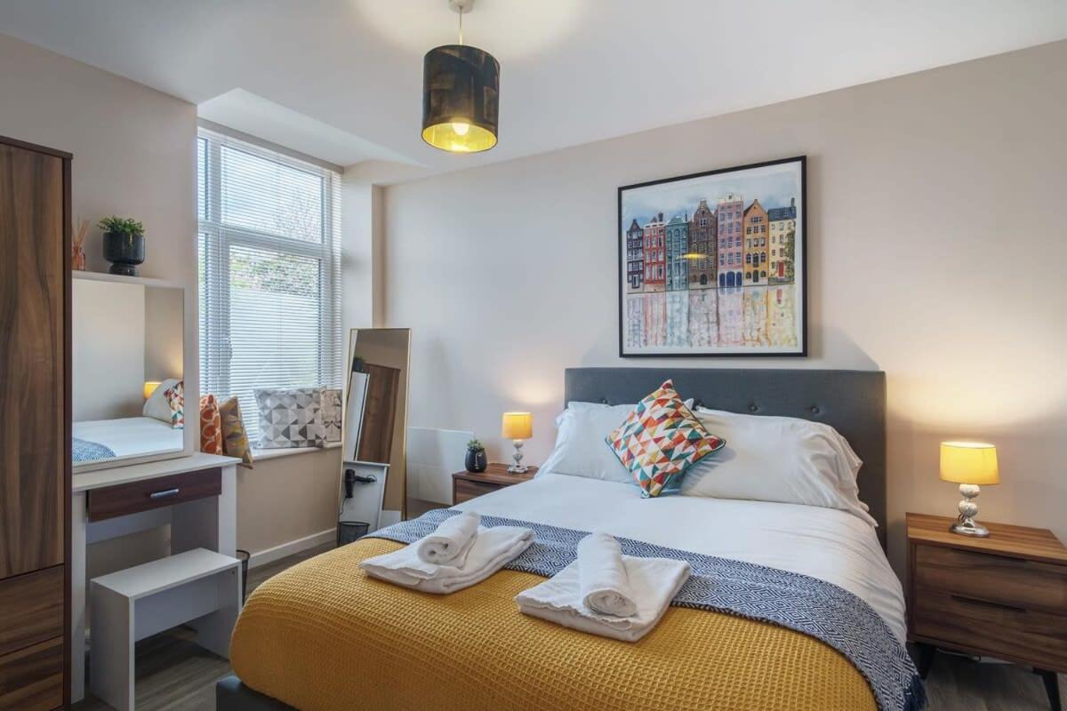 2 Bedroom Modern Apartment In Manchester Buitenkant foto