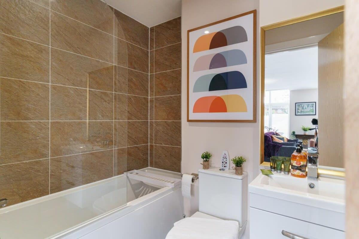 2 Bedroom Modern Apartment In Manchester Buitenkant foto
